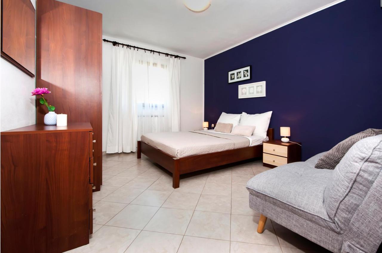 Apartments Vanda ロヴィニ エクステリア 写真