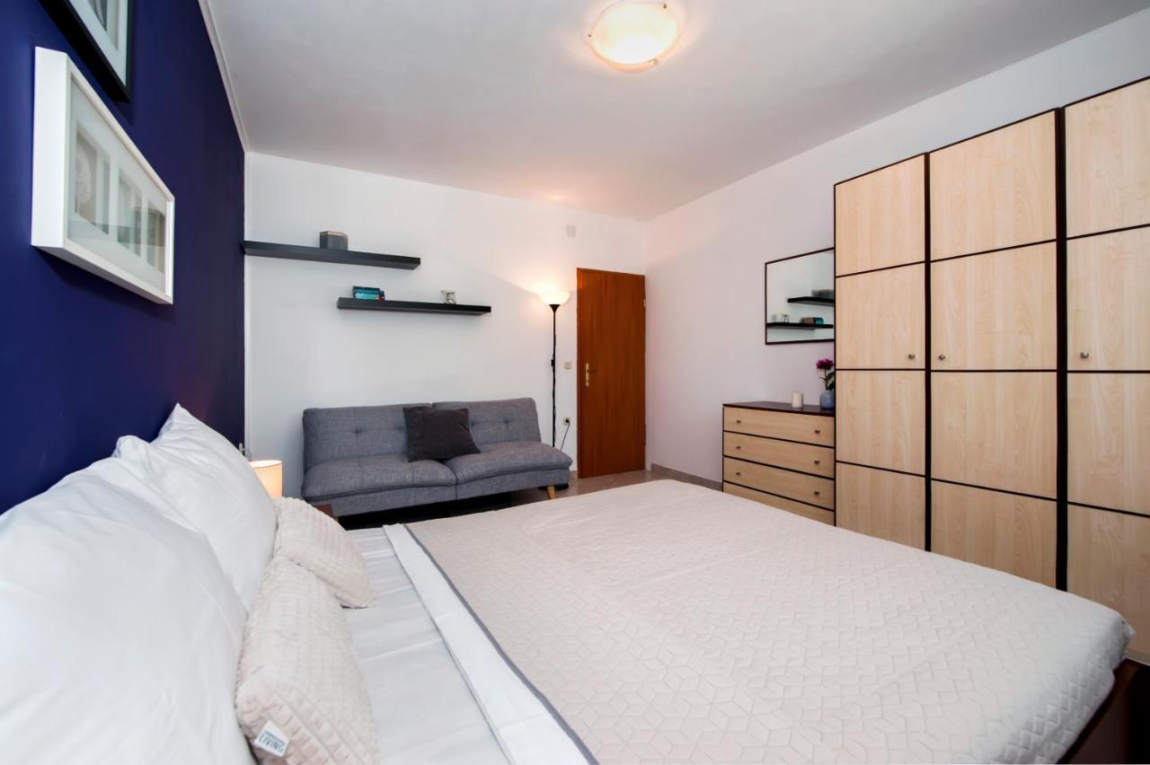 Apartments Vanda ロヴィニ エクステリア 写真