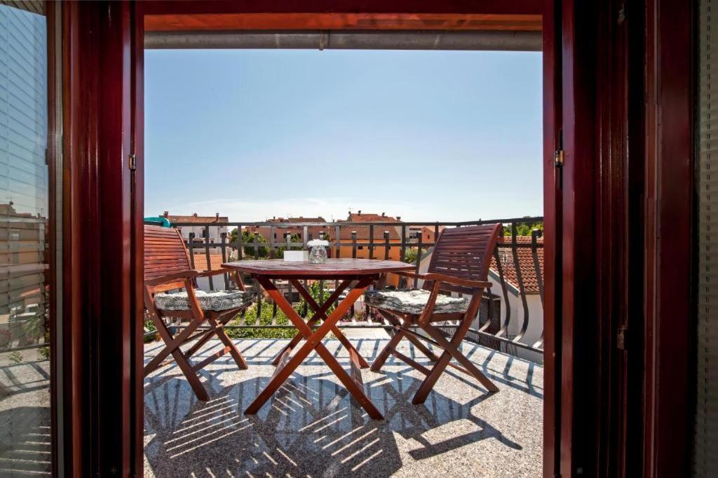 Apartments Vanda ロヴィニ エクステリア 写真