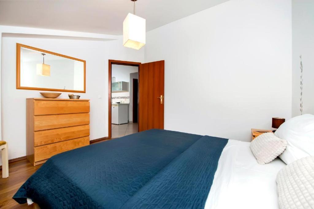 Apartments Vanda ロヴィニ エクステリア 写真