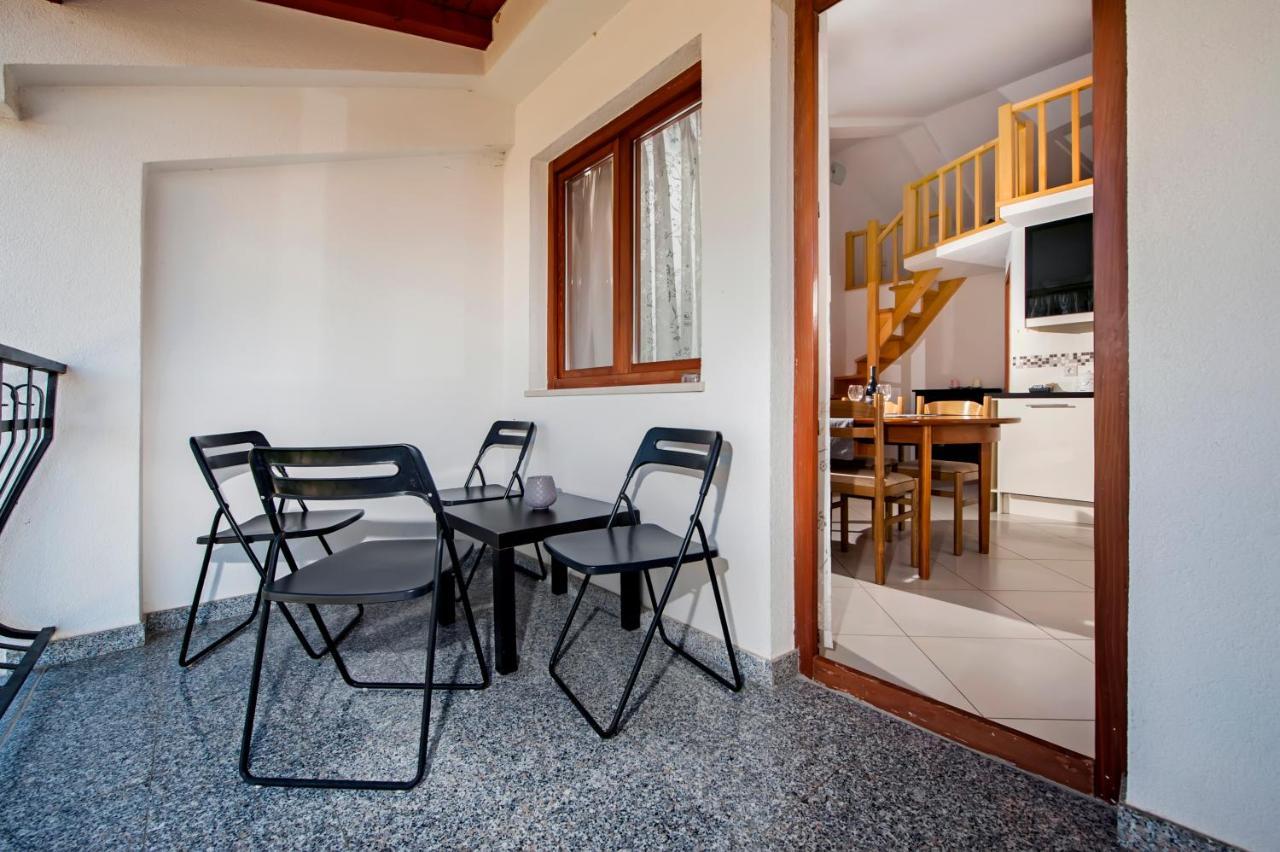 Apartments Vanda ロヴィニ エクステリア 写真
